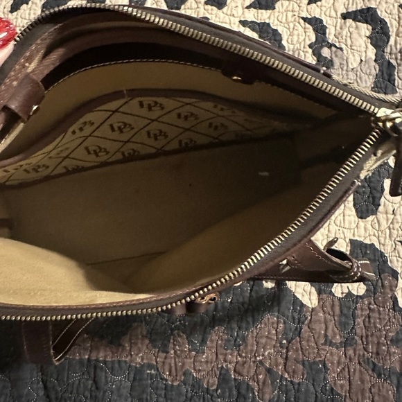 Vintage Dooney & Bourke signature canvas with brown leather trim. - Picture 5 of 13